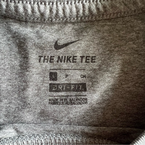 Nike Womens Short Sleeve Top Grey Size Small - Picture 4 of 4